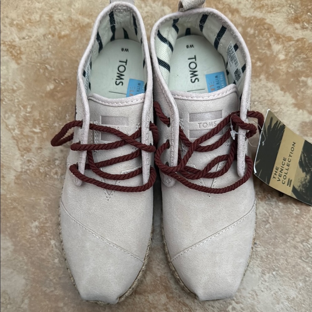 New Toms Gray and Red Sneakers Comfortable Lace-Up Design